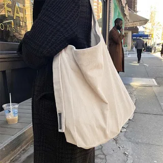 룩앳걸 코듀로이 크로스백 34*36*7cm